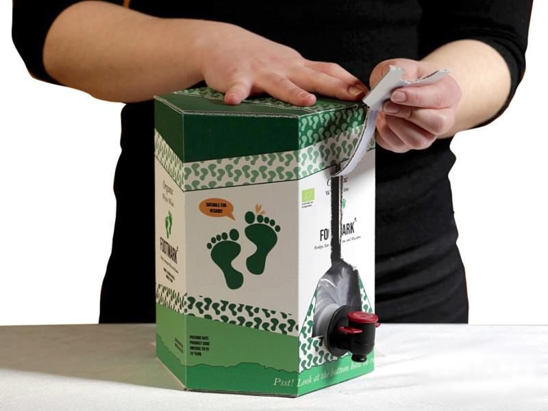 Demonstrating the easy-open functionality of Lemtapes Bag In Box.